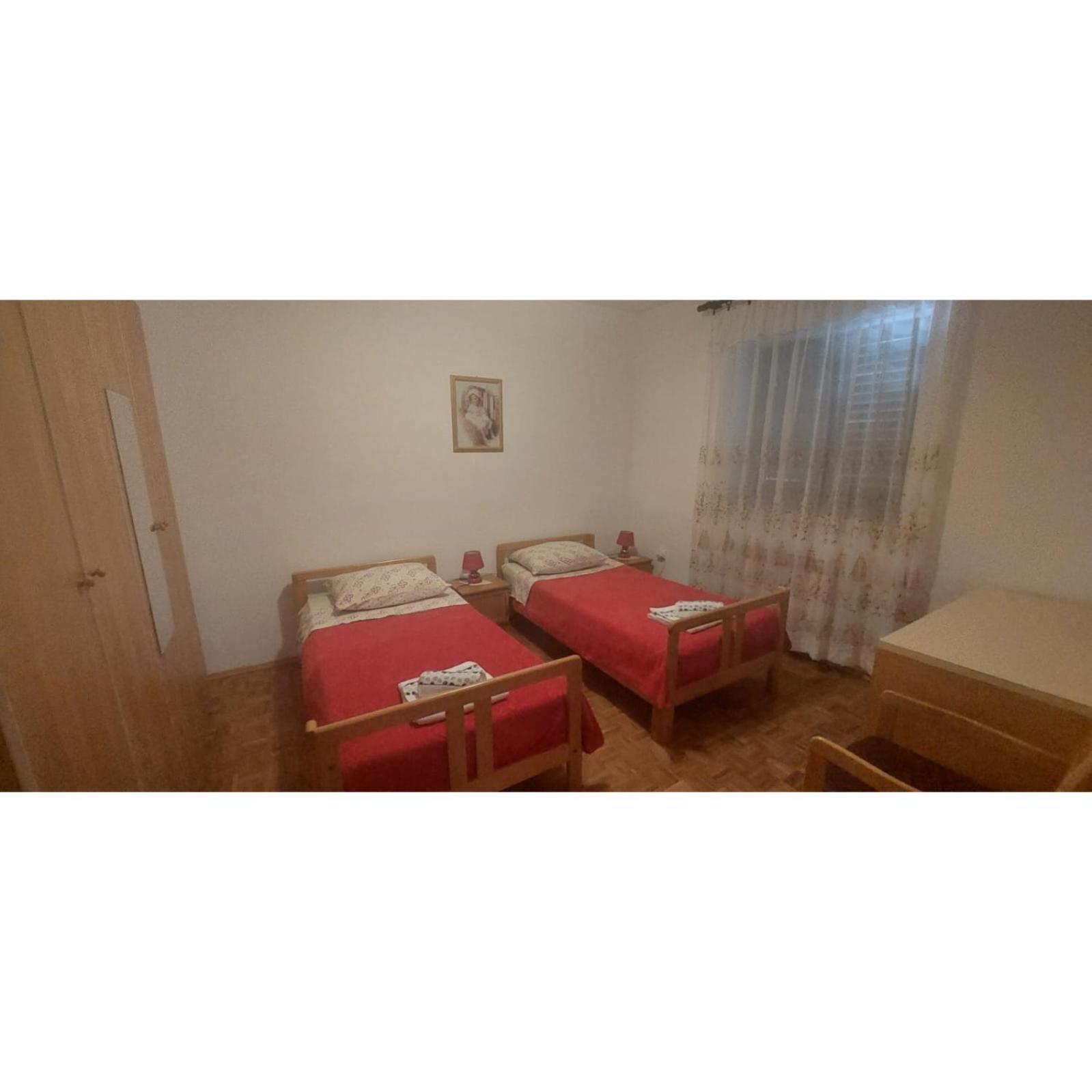 Apartman Dino Roč Εξωτερικό φωτογραφία